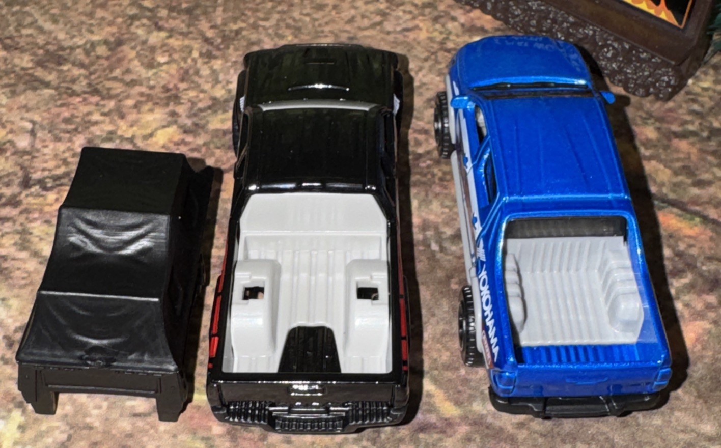 Matchbox 2016 Toyota Tacoma w/ Removable Top & Helux Yokohama Off Road II NLFFP