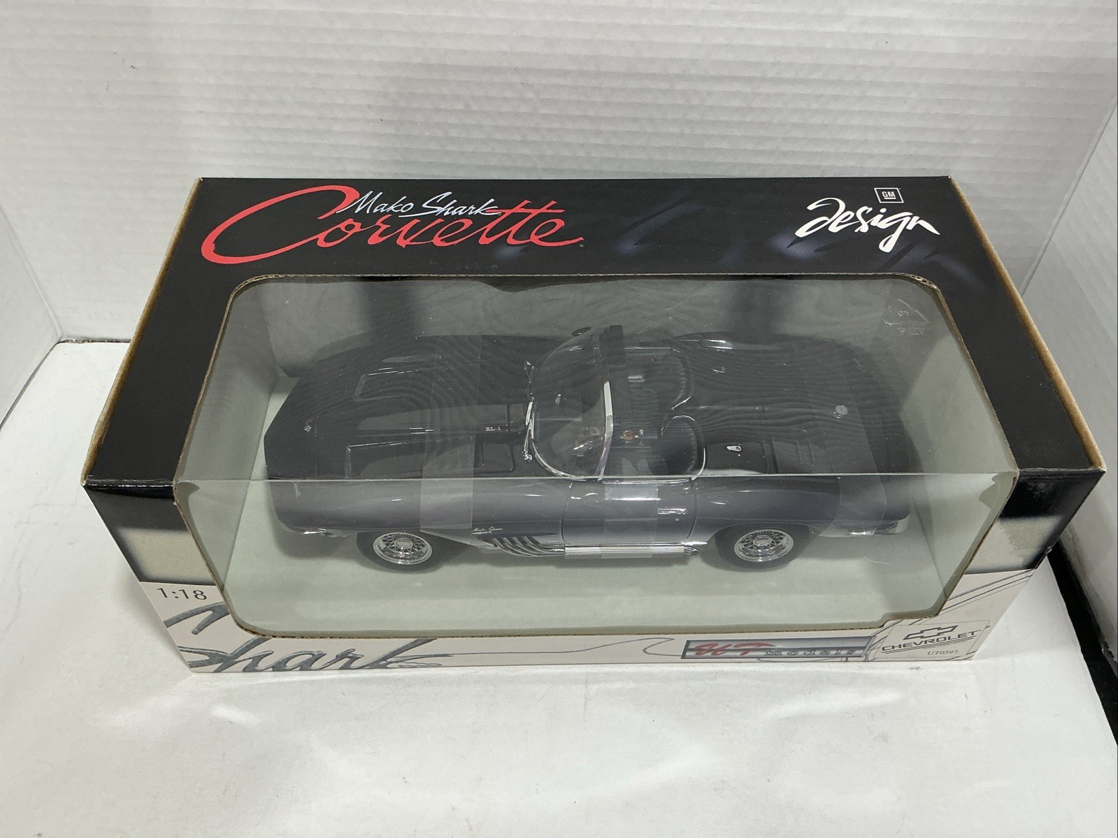 UT Mako Shark 1961 Chevrolet Corvette Concept 1:18 Diecast (NEW NIB)