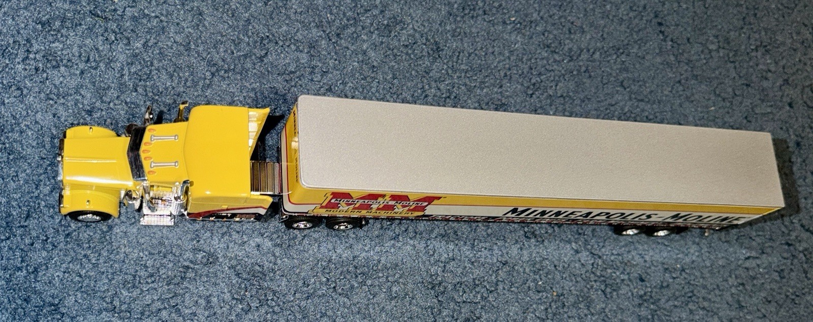 Speccast 1/64 Die Cast Minneapolis-Moline Kenworth W-900 Tractor Trailer #32040