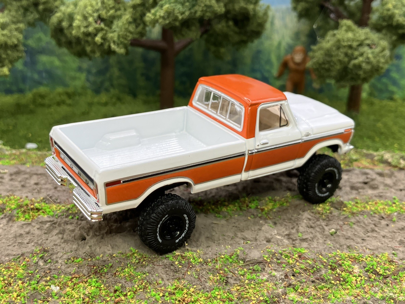 1977 Ford F-150 Ranger Explorer Lifted 4×4 Truck 1/64 Diecast Custom Greenlight
