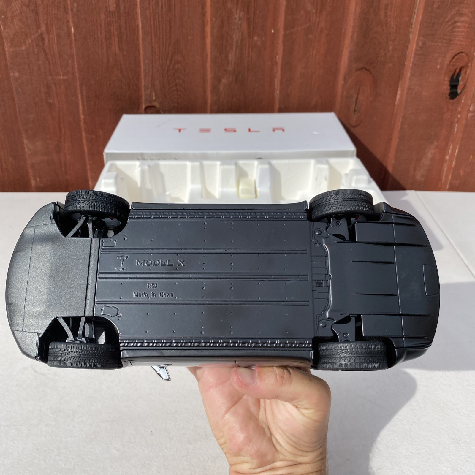 Tesla Model x P100D Metallic Grey 1/18 Scale Diecast Model – Dealer Edition New