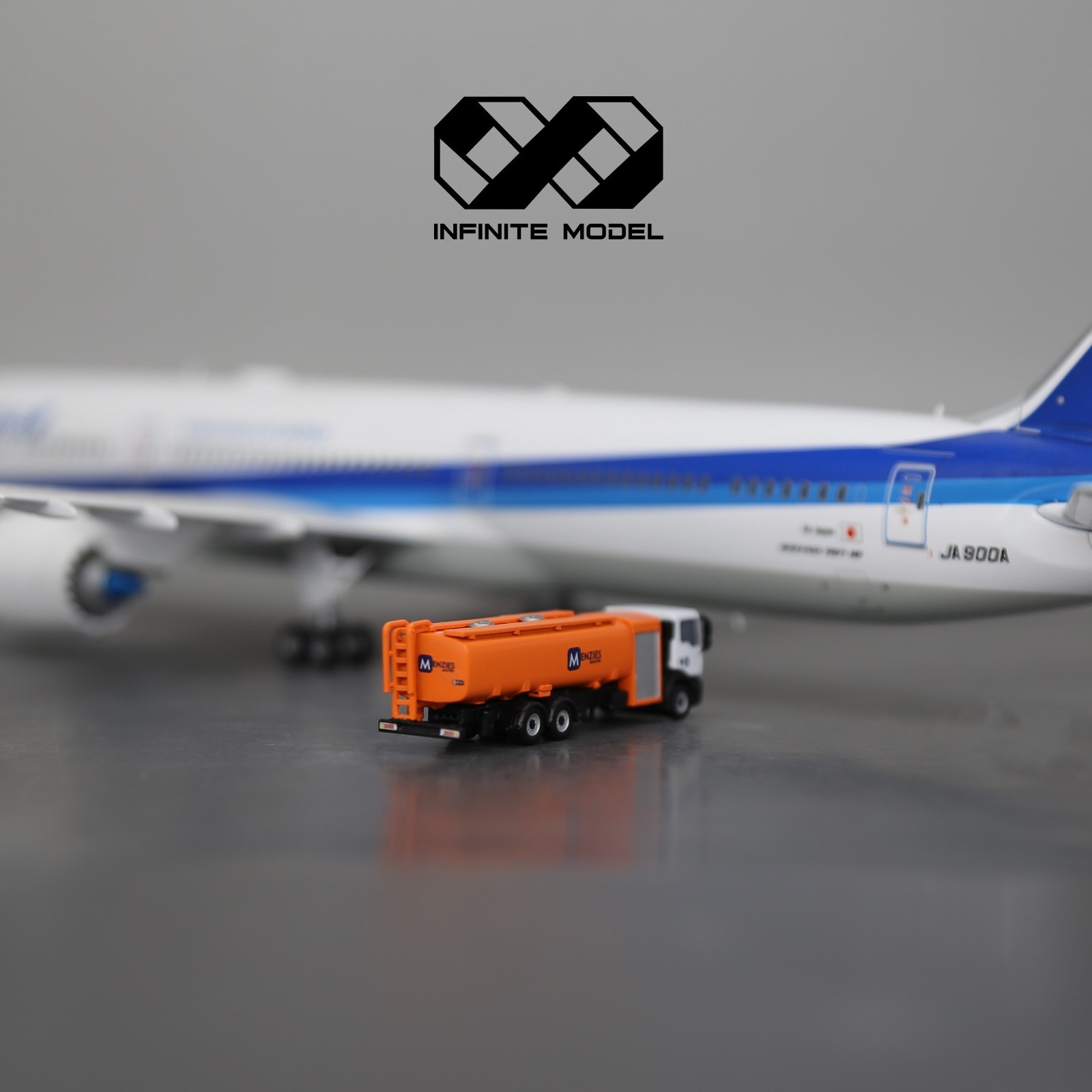 Scale 1:200 MAN single-axle Airport Gas Refueler truck 3D printed model