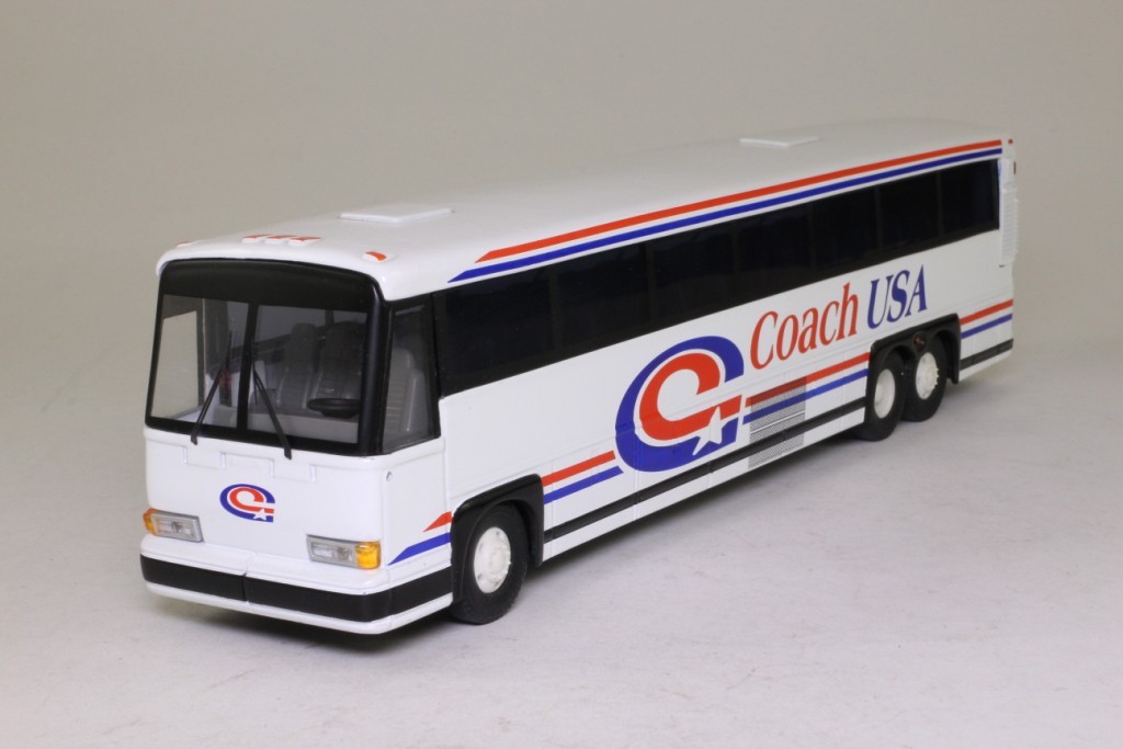 Corgi MCI-102 Coach Bus-Coach USA 1:50 Scale DieCast NIB with mirrors-NO ID Card