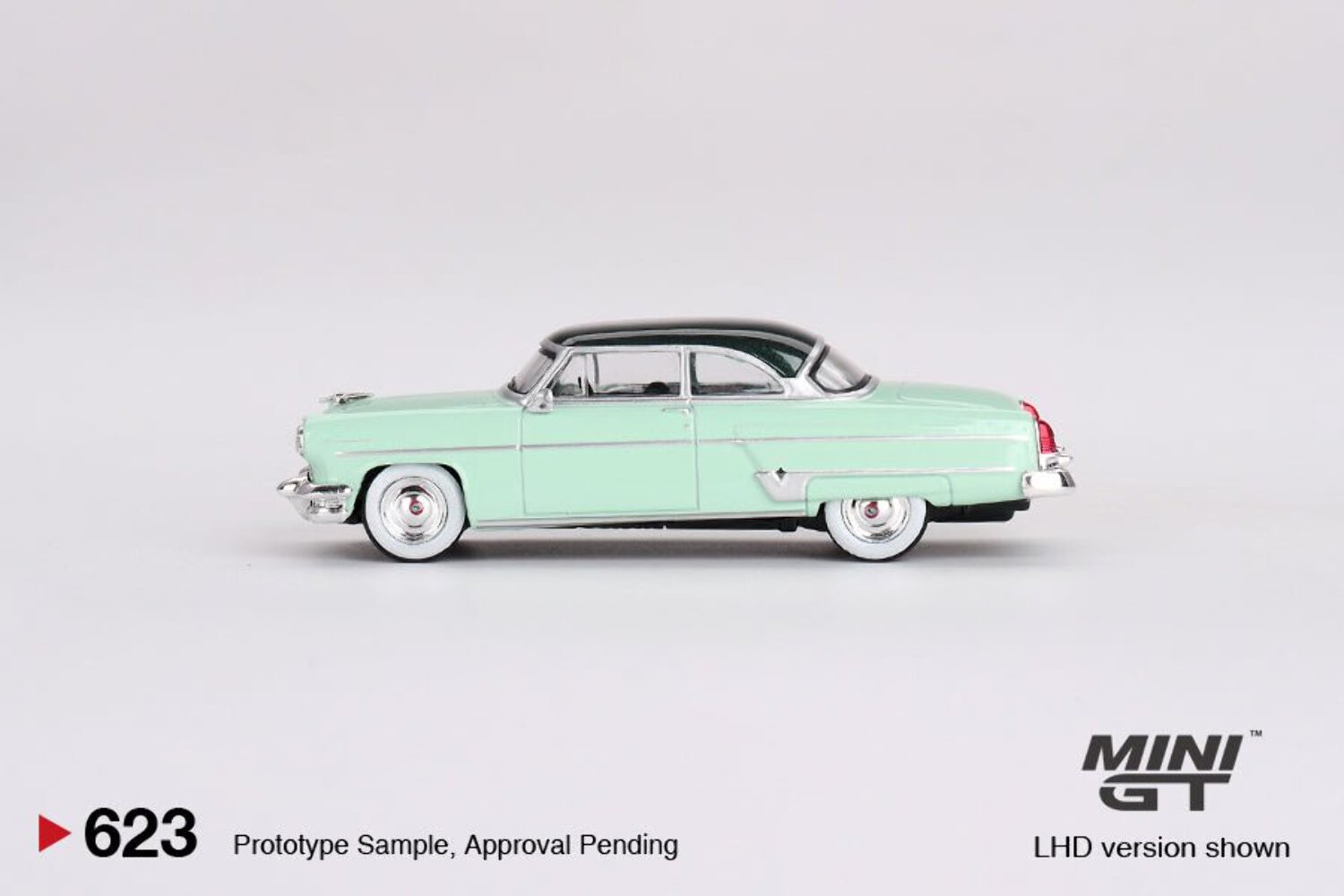 Mini GT 1:64 Lincoln Capri 1954 – Parklane Green / Bloomfield Green