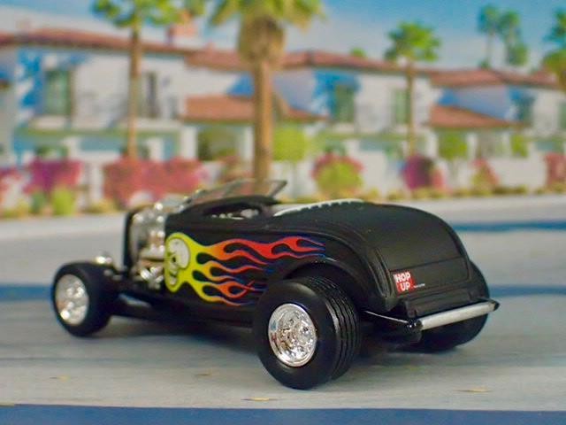 Hot Rod Supercharged Flathead V8 1932 Ford Roadster w/raked Windshield 1/64 LE K
