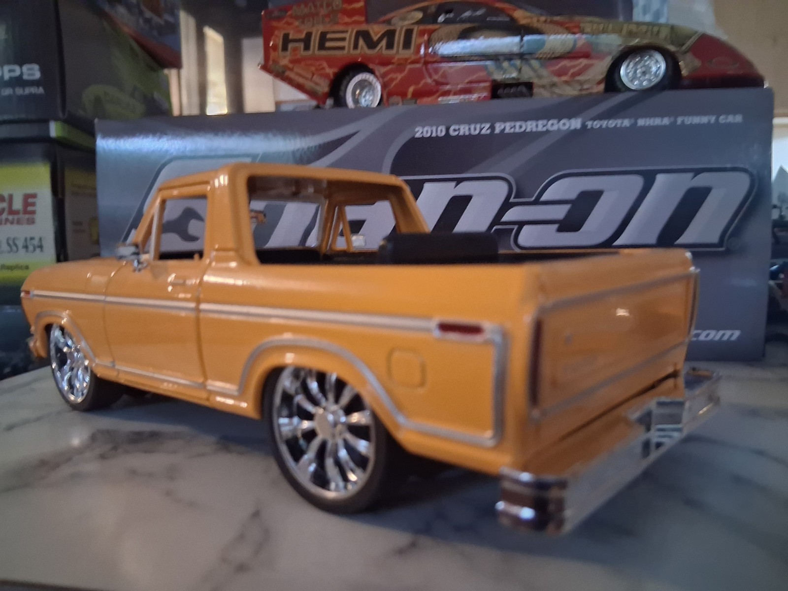 ( Custom Built) 1.24scale Diecast Custom 78 Ford BRONCO SLAMMED( Read Ad Plz)