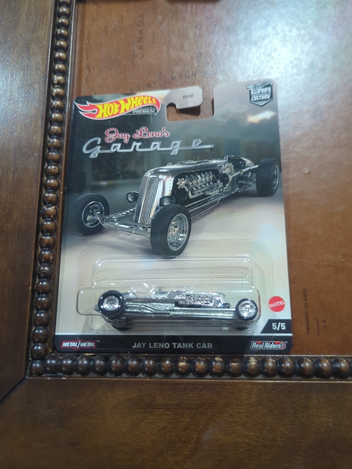 Hot Wheels Premiums Tank Car – Silver (HCJ85)