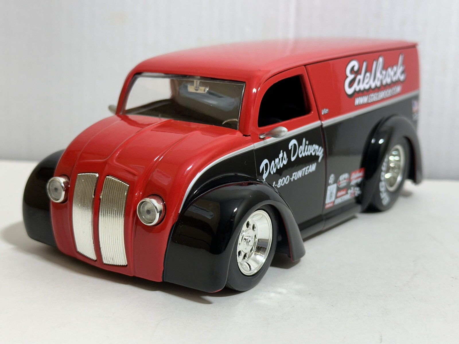 JADA DUB DIV CRUISER EDELBROCK RED / BLACK 1:24 DIECAST MODEL CAR NEW NO BOX