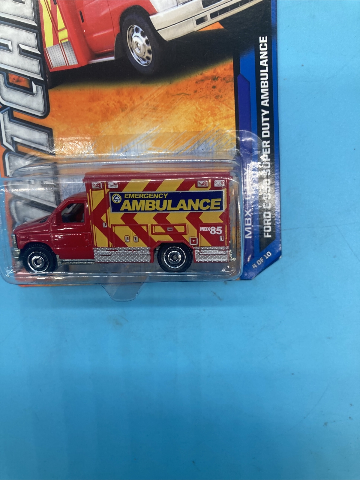 Matchbox Ford E 350 Super Duty Ambulance New