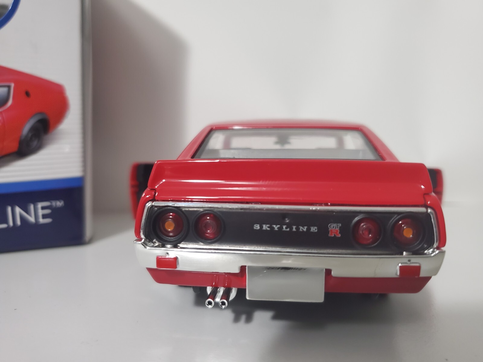 1-24 Maisto Assembly Line Die Cast Metal 73 Nissan Skyline New Build Super Nice