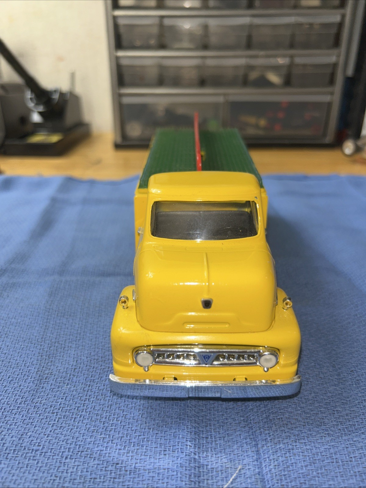 1/24 Ertl Coca Cola 1953 Ford C-500 Delivery Truck Diecast Bank