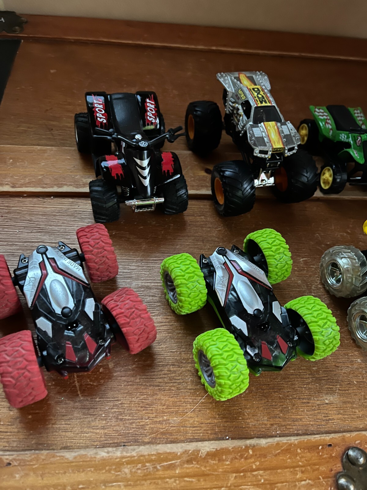 Mixed Plastic Diet Cast Metal Monster Car Truck & ATV & Flip Over Vehicles –