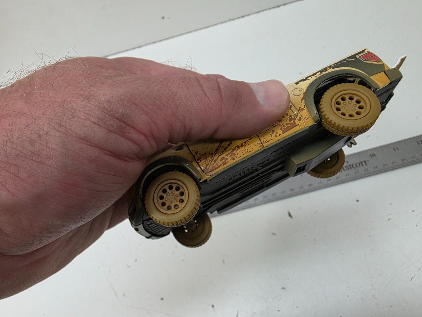 Kinsmart FORD F-150 SVT Raptor SuperCrew PickUp 1:46 Diecast Muddy Truck 5”