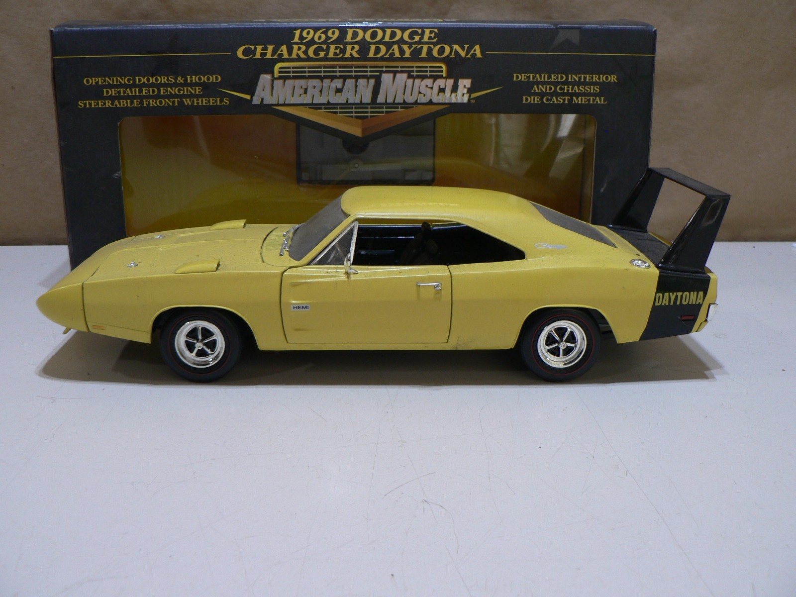 Vintage Ertl American Muscle 1969 Yellow Dodge Charger Hemi Daytona Die Cast
