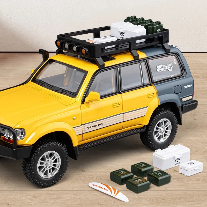 1:24 Toyota Land Cruiser LC80 Car Model Alloy Diecast Vehicle Gift Sound Light