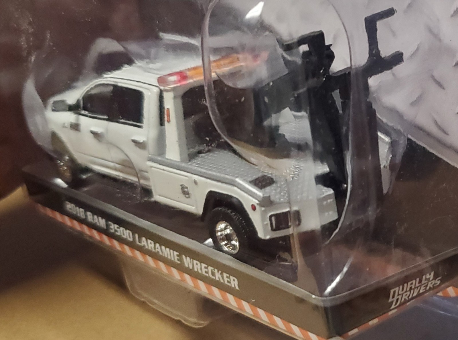 Greenlight 2018 Ram 3500 Laramie Wrecker Tow Truck 1:64 Scale Dually Drivers