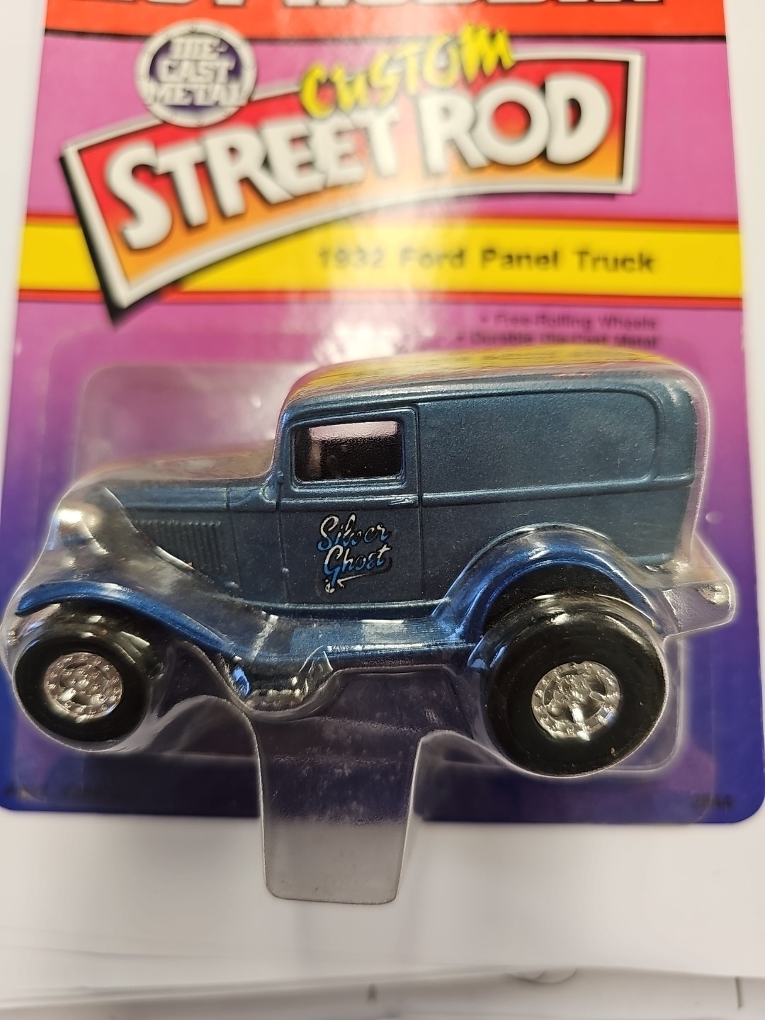 Ertl Hot Roddin’ 1932 Ford Panel Truck, Blue, 3.5 inches, New in Box 20f