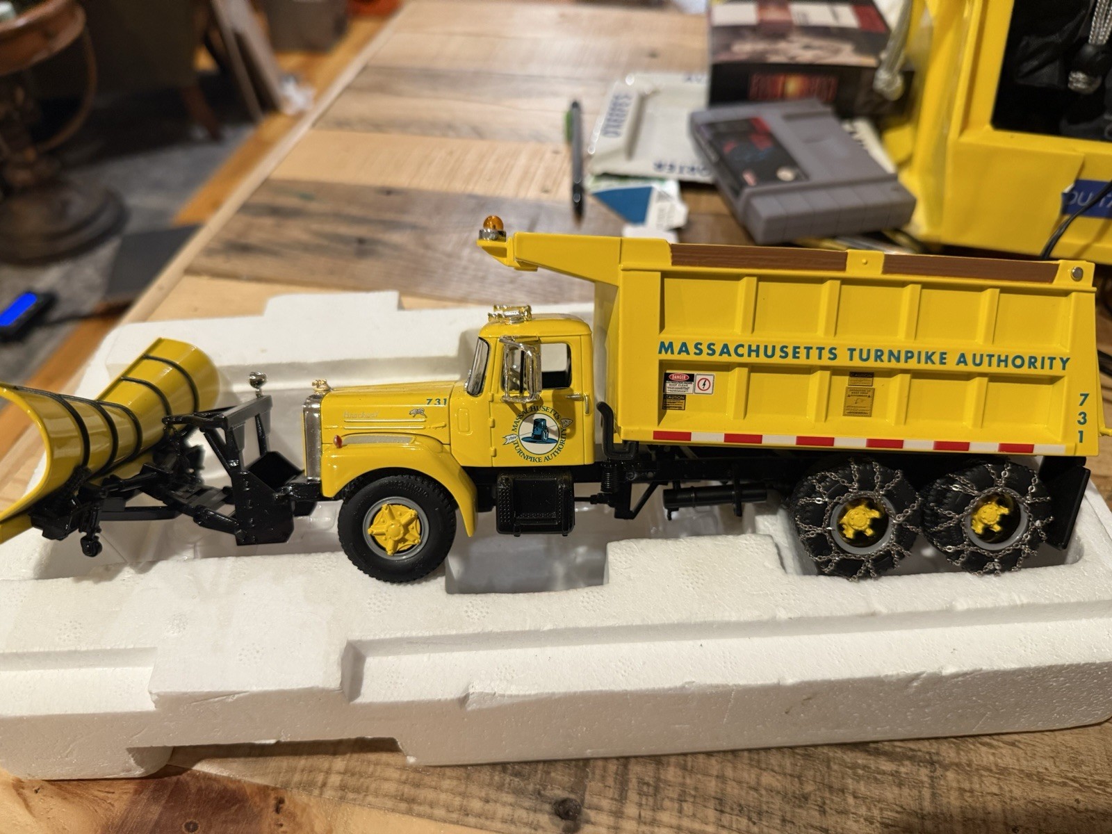 First Gear – Mack Dump – 1/34th Scale – Mass Pike Plow Truck – Rare Arrow Hat