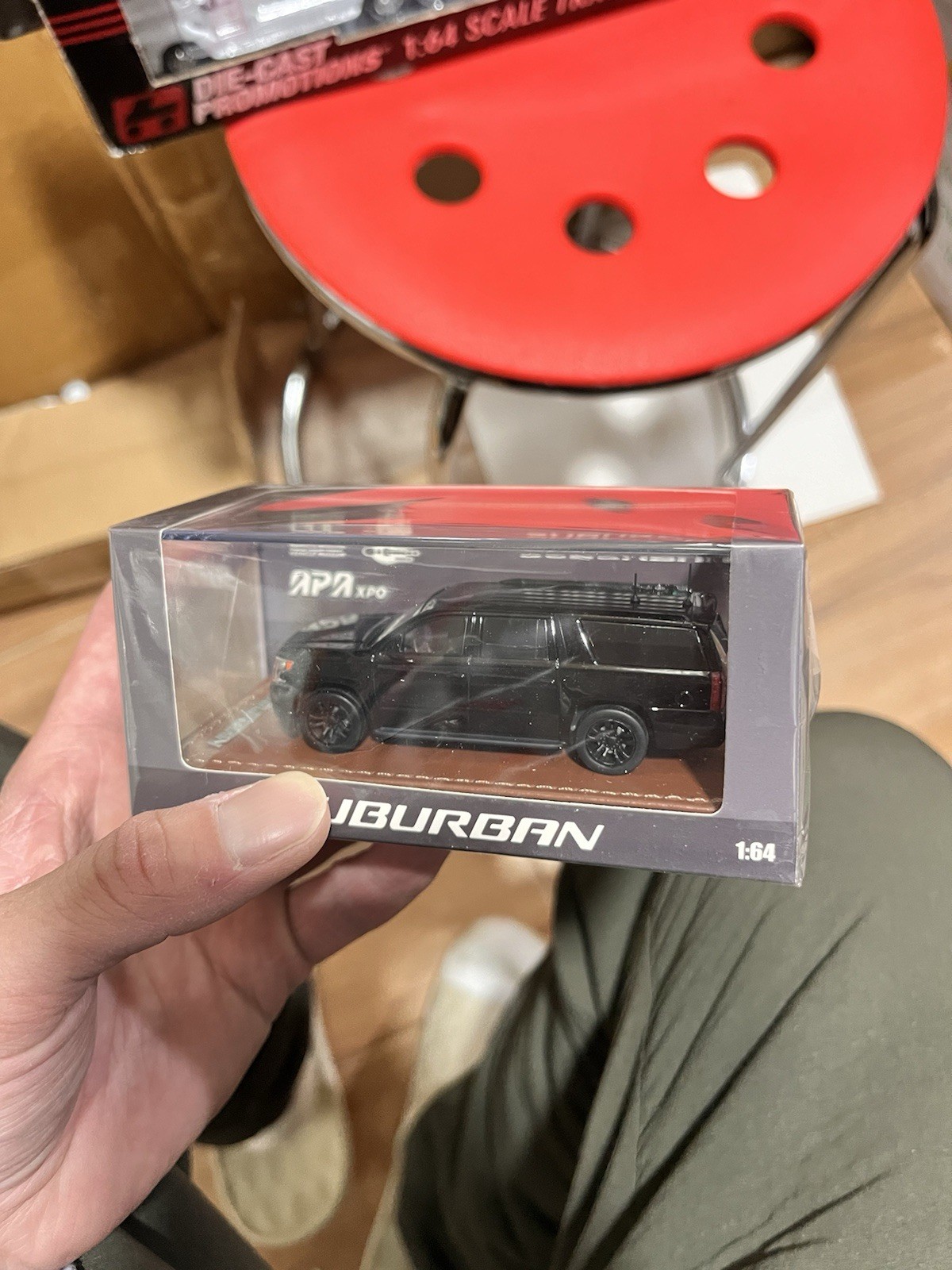 1:64 Scale GOC Chevrolet Suburban Unmarked Unit Black Diecast Model Car