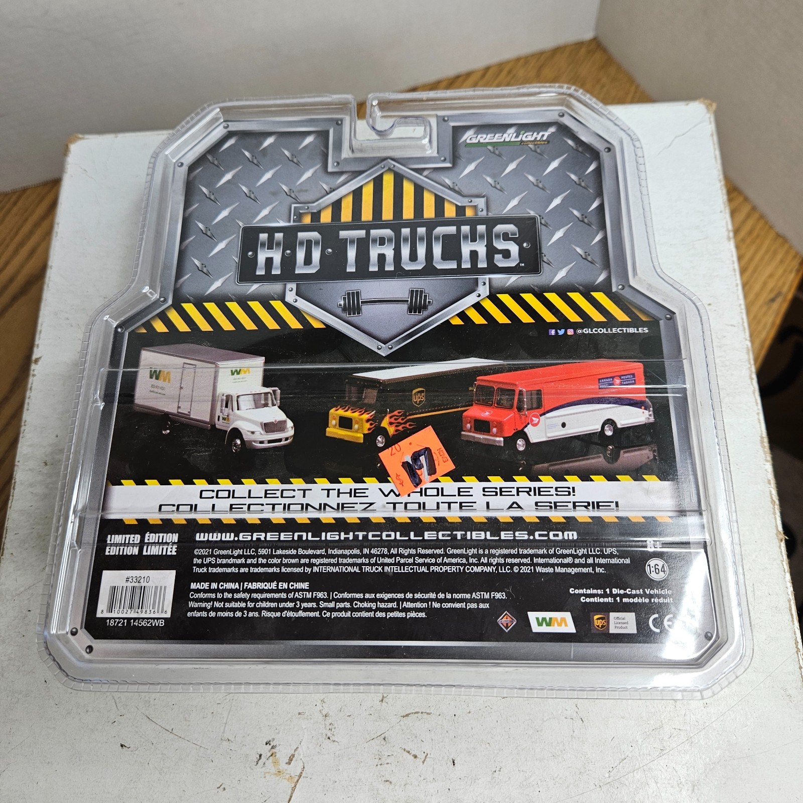 GREENLIGHT 2021 HD TRUCKS 2013 WM WASTE INTERNATIONAL DURASTAR BOX VAN 1/64 NEW
