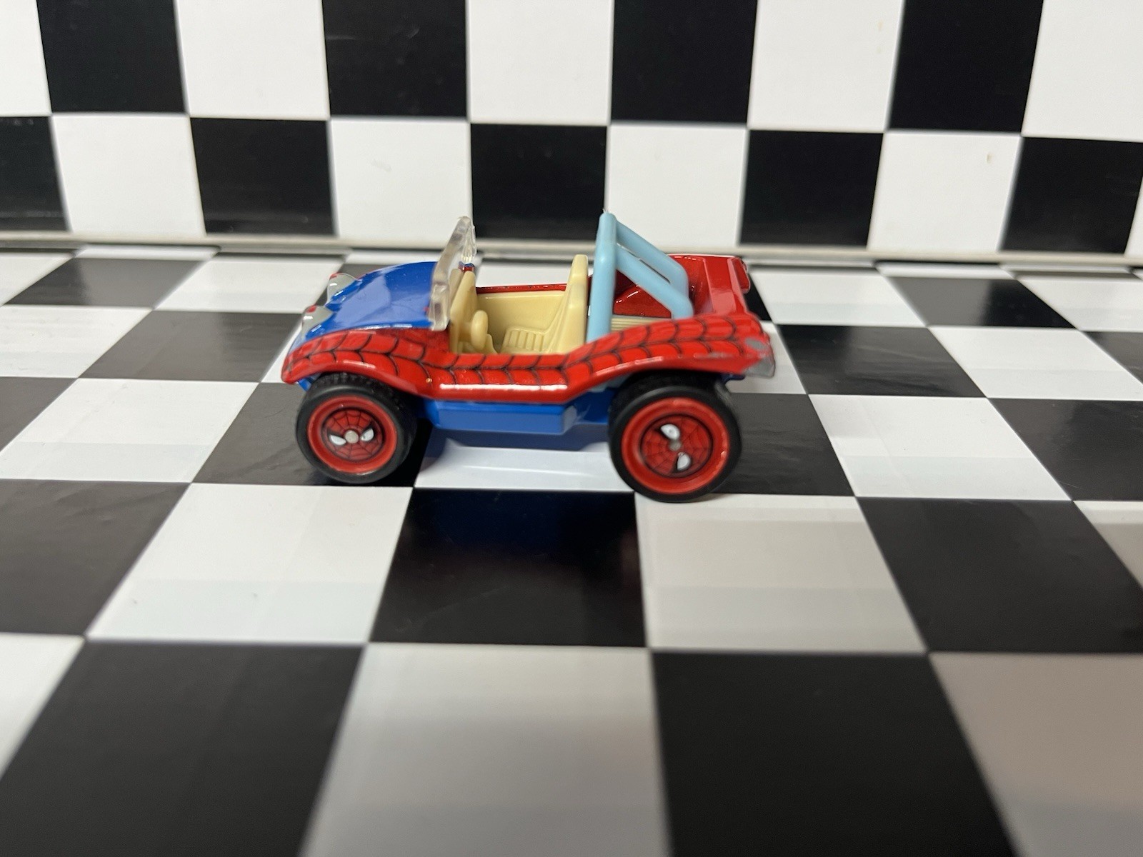 Hot Wheels Volkswagen Beach Bomb Spider-Man Red/Blue 1:64 Diecast Car 1970