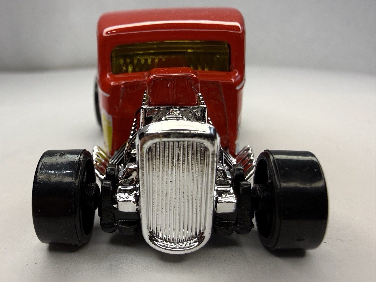 Hot Wheels Mattel Games Series Red ’32 Ford Coupe 1/64 Diecast Uno Lot # 8768