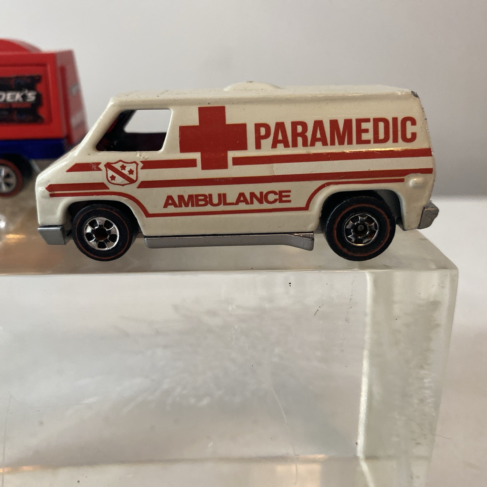 Hot Wheels Vending Truck The Heavy Dark Blue RLC REWARDS Series and 2 redlines