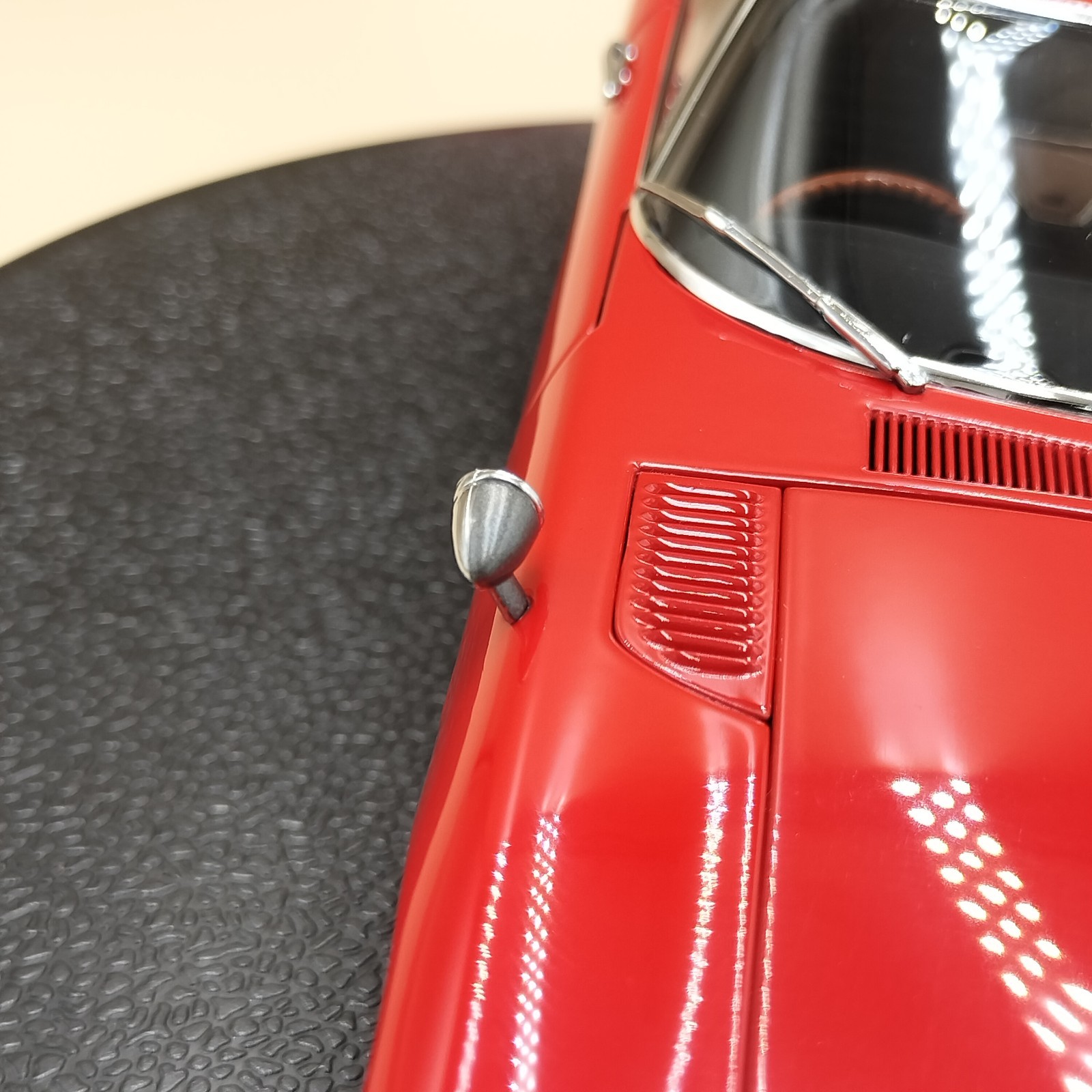 AUTOart 1/18 Toyota 2000GT 1967 Coupe red Upgraded 78746 Millennium