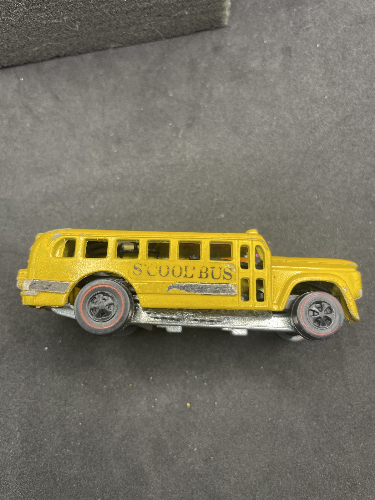 Vintage 1970 HOT WHEELS S’Cool Bus The Heavyweights Yellow Redline Decals 21