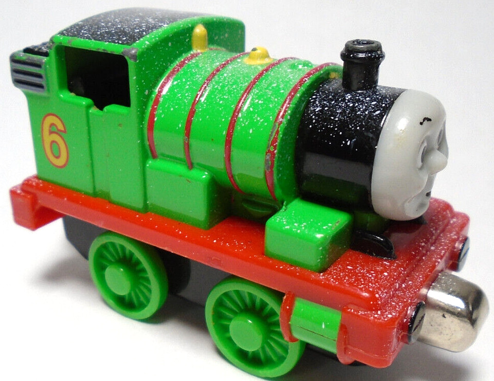 2002 THOMAS & FRIENDS SNOWY PERCY #6 TAKE ALONG & PLAY 2 7/8″ MAGNETIC TRAIN