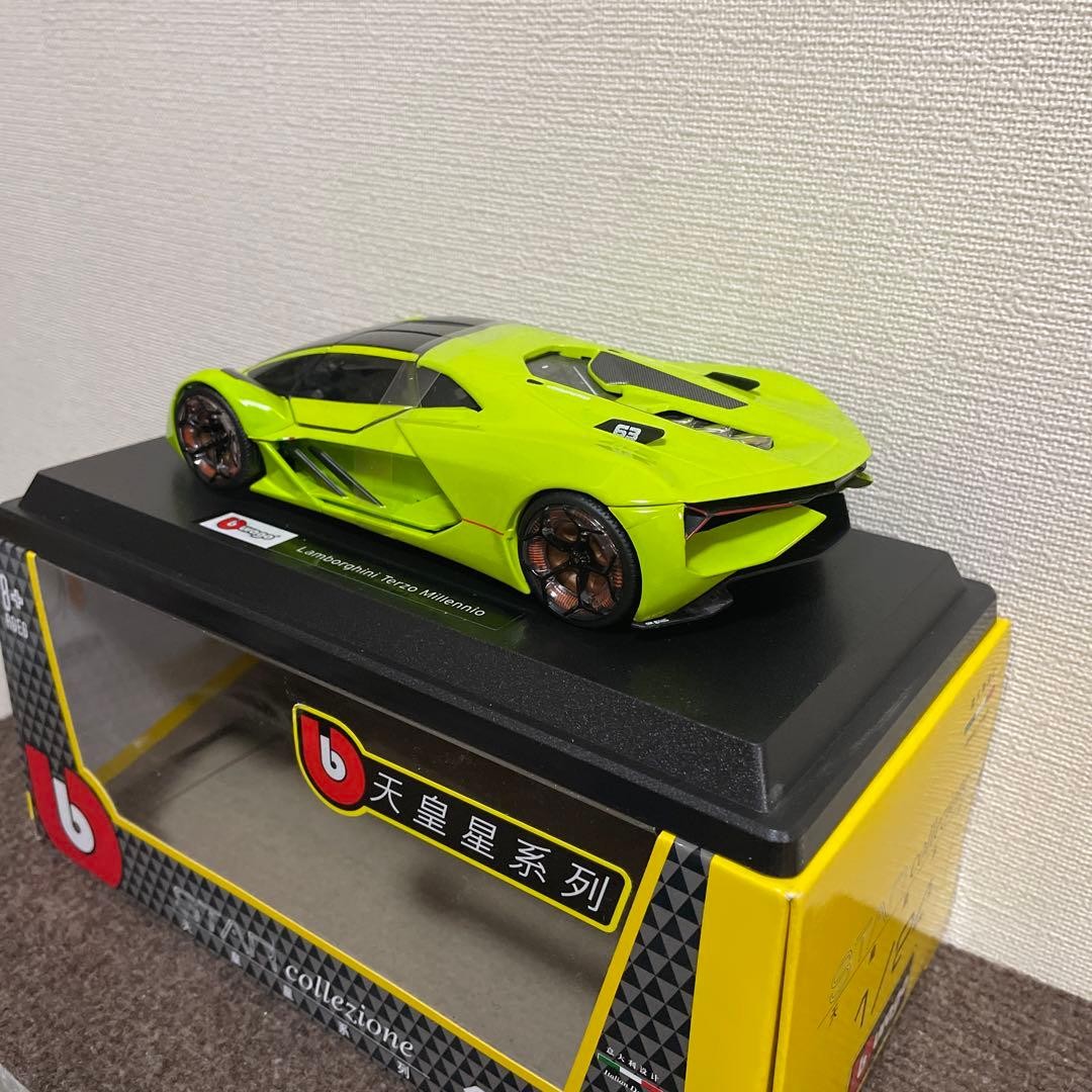 Lamborghini 1/24 Minicar, Heavy Feel, Box Damage, Please See Photos