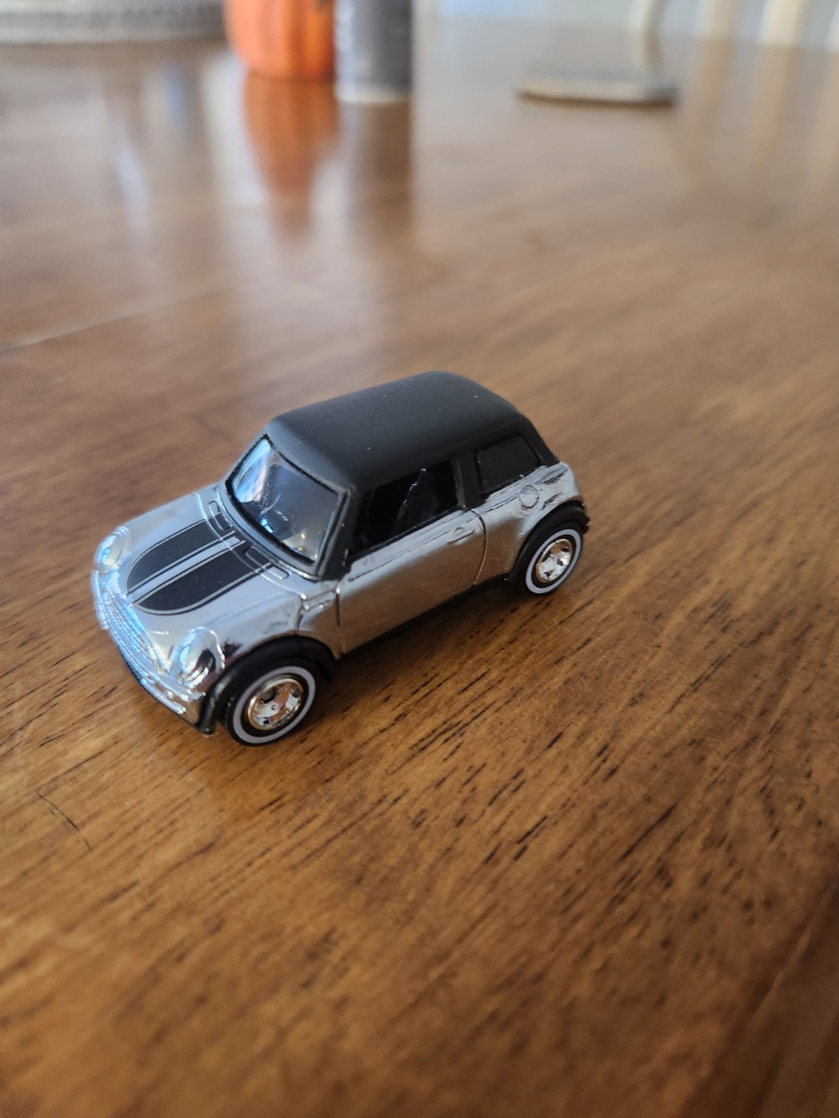 Hot Wheels Classics series 5 Mini Cooper chrome Real Riders 2009