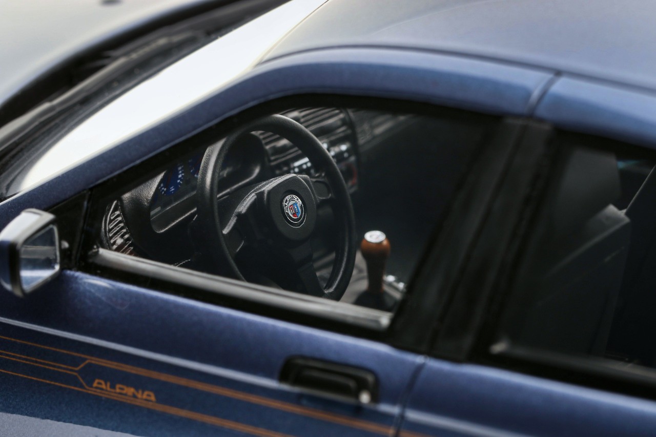 1/18 BMW E36 B6 2.8 ALPINA Resin Model Car -BLUE-