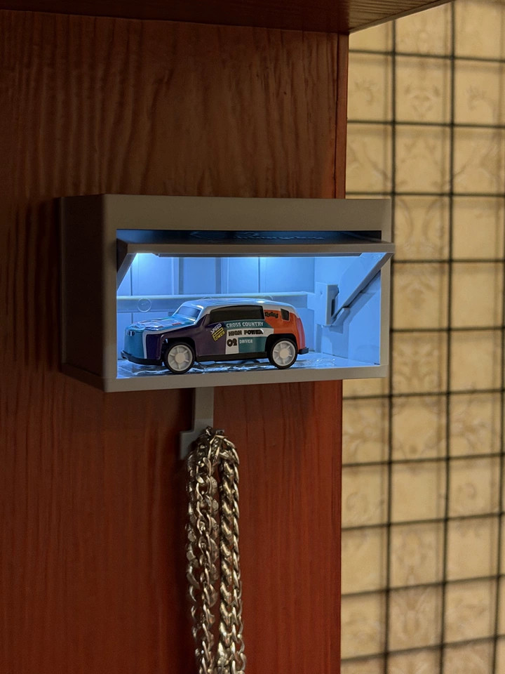 1:64 Diorama Induction Light Garage Model Key Holder Car Key Rack Display Model