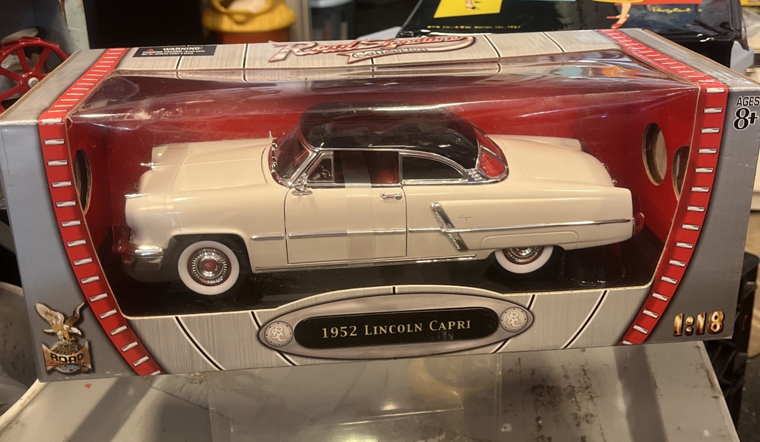 Road Signature 1952 Lincoln Capri Hardtop 1:18 Scale Diecast Car White & Black