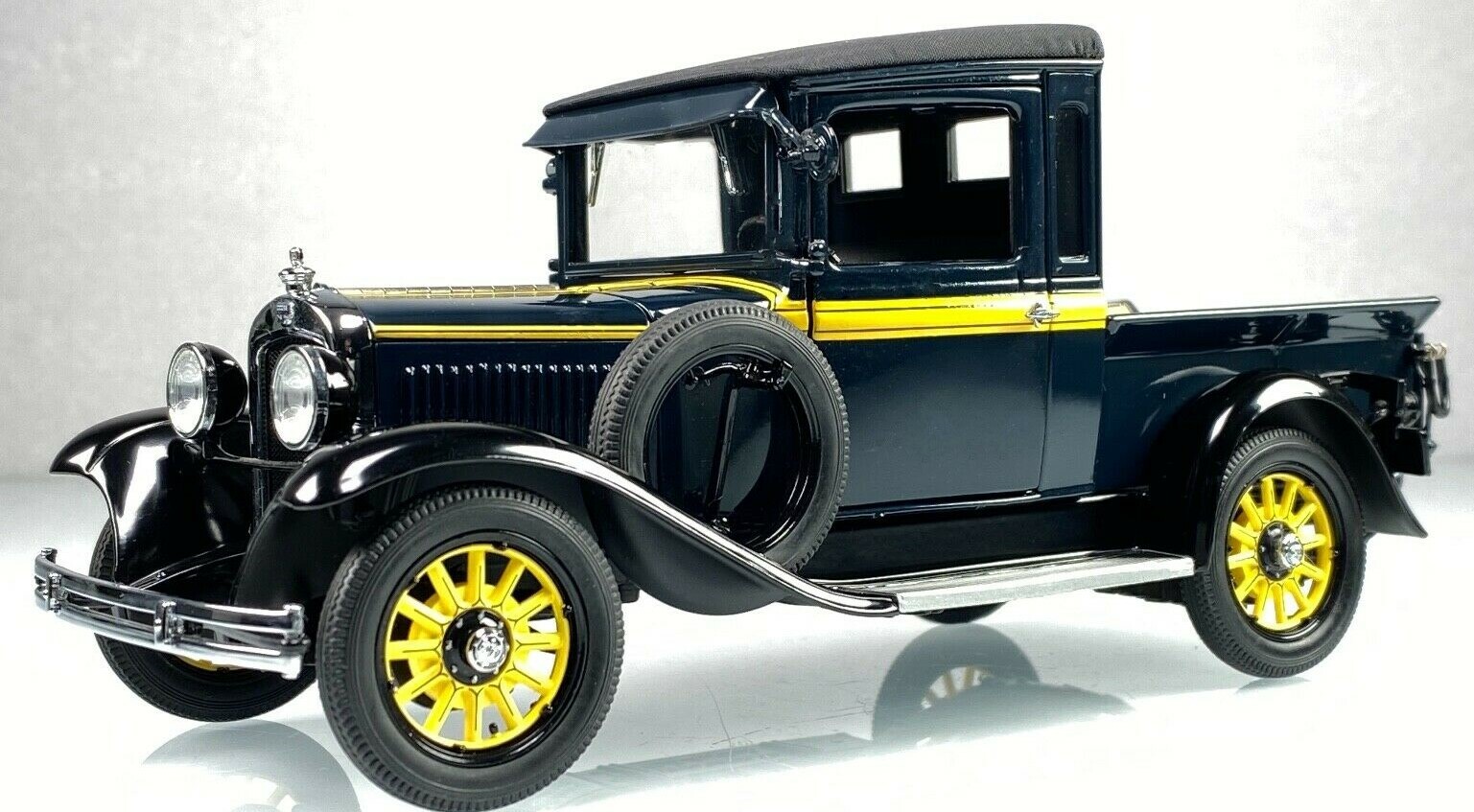 Dodge Chrysler Plymouth Ram Pickup Truck Car Classic Wagon Carousel BLU1 24 1 18