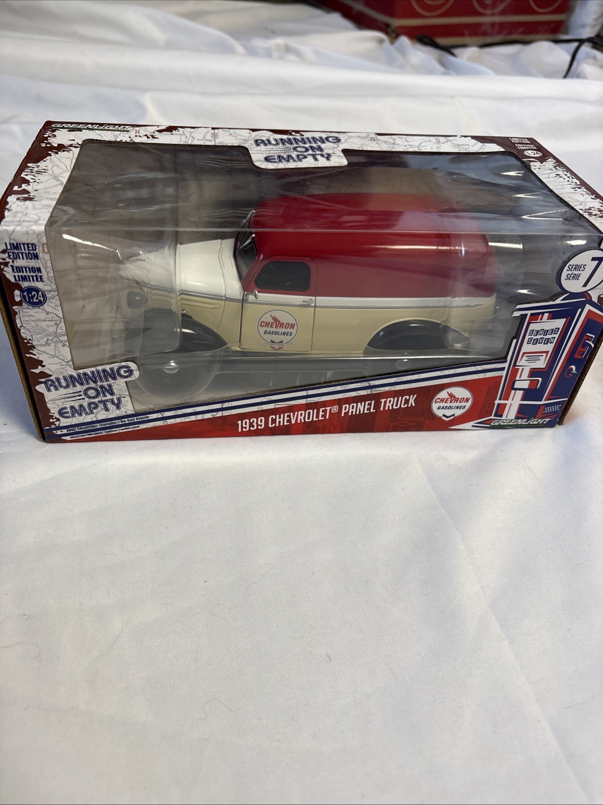 1939 CHEVROLET PANEL TRUCK “CHEVRON GASOLINES” 1/24 DIECAST BY GREENLIGHT 85081