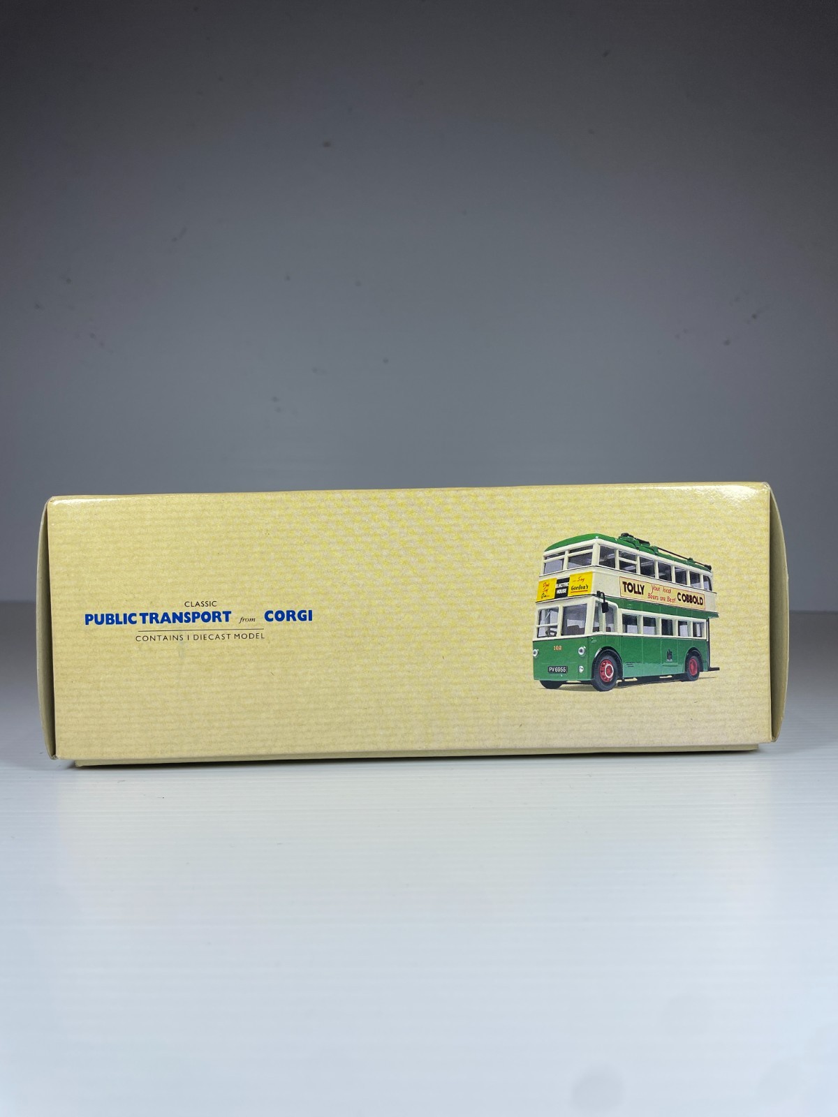 Corgi Classics 1/50 Scale 97316 Karrier W Trolleybus Ipswich Corporation Bus Box