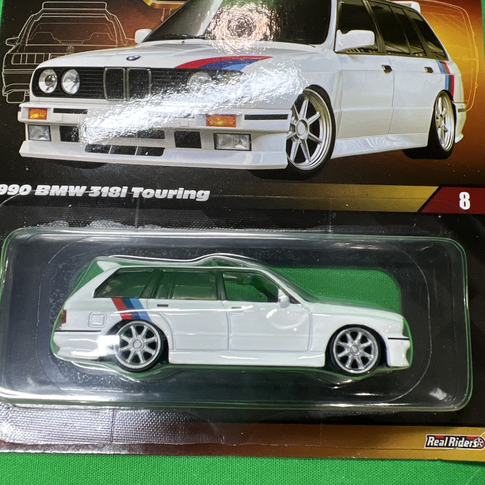 Hot Wheels Elite 64 #8 1990 BMW 318i Touring White 1:64 Diecast Real Rider HNJ60