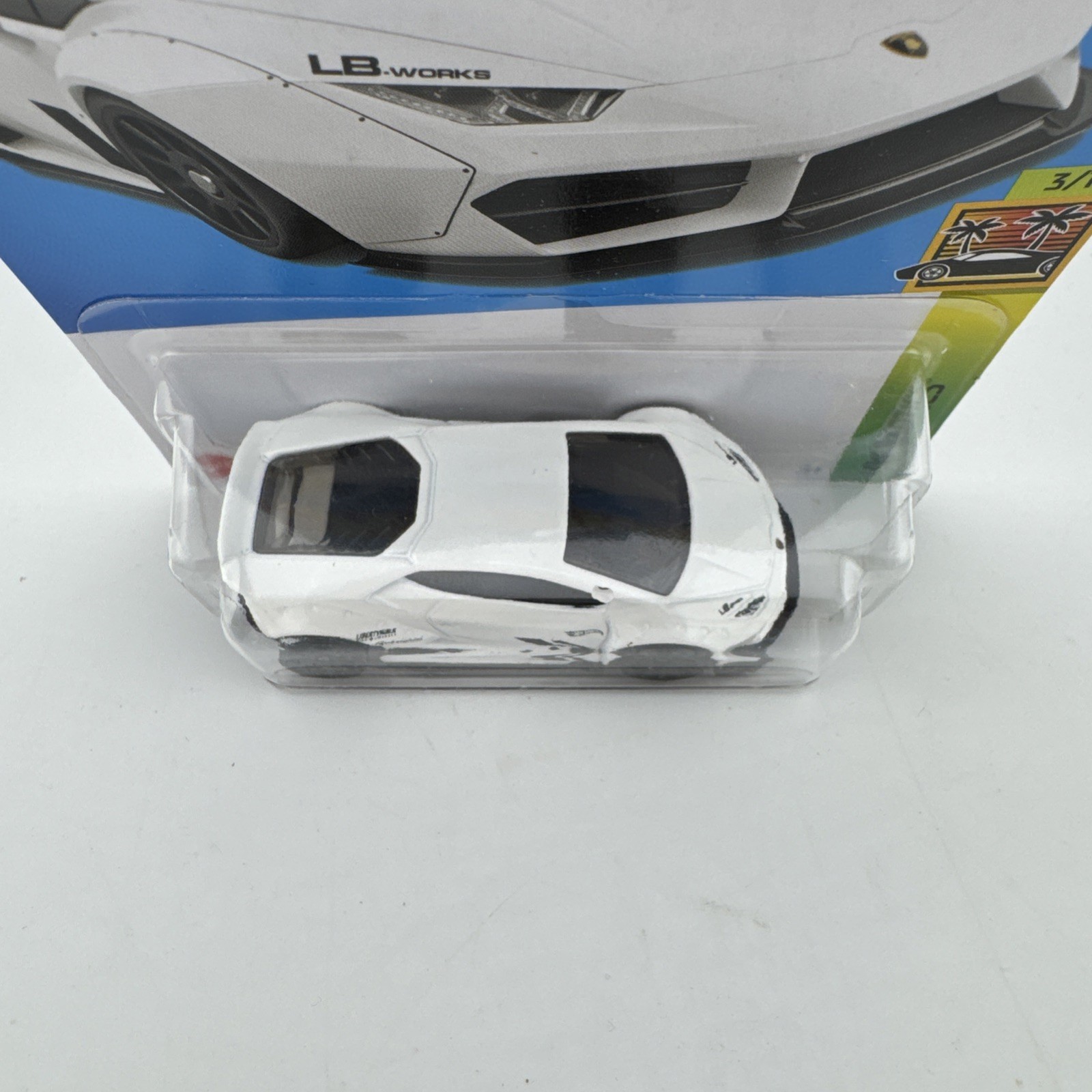 Hot Wheels Lb-Works Lamborghini Huracan Coupe White HW Exotics 3/10 172/250