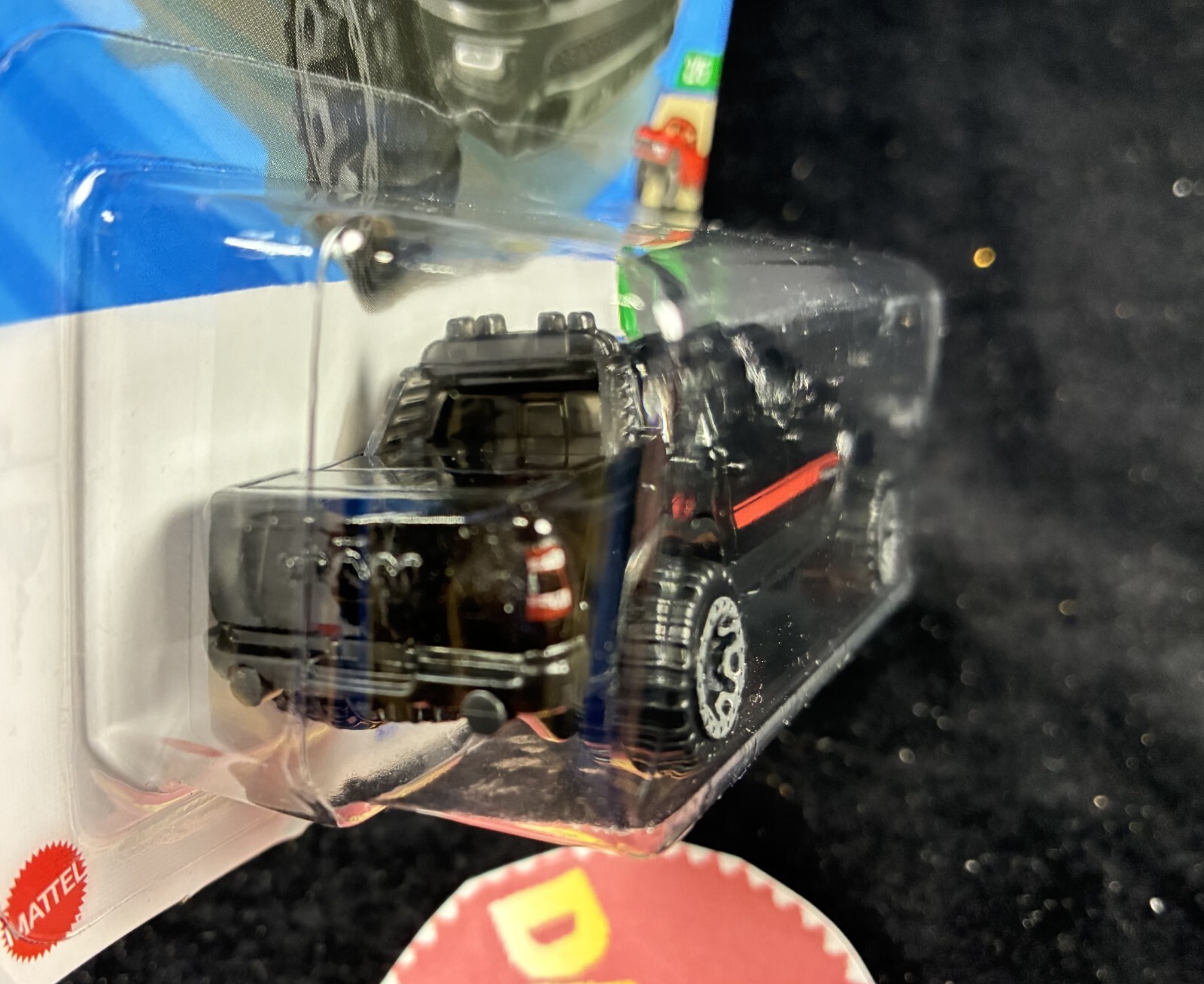 Hot Wheels Dodge ’23 Ram 1500 Black with Red Stripe, Licensed,6.2L Hemi V8