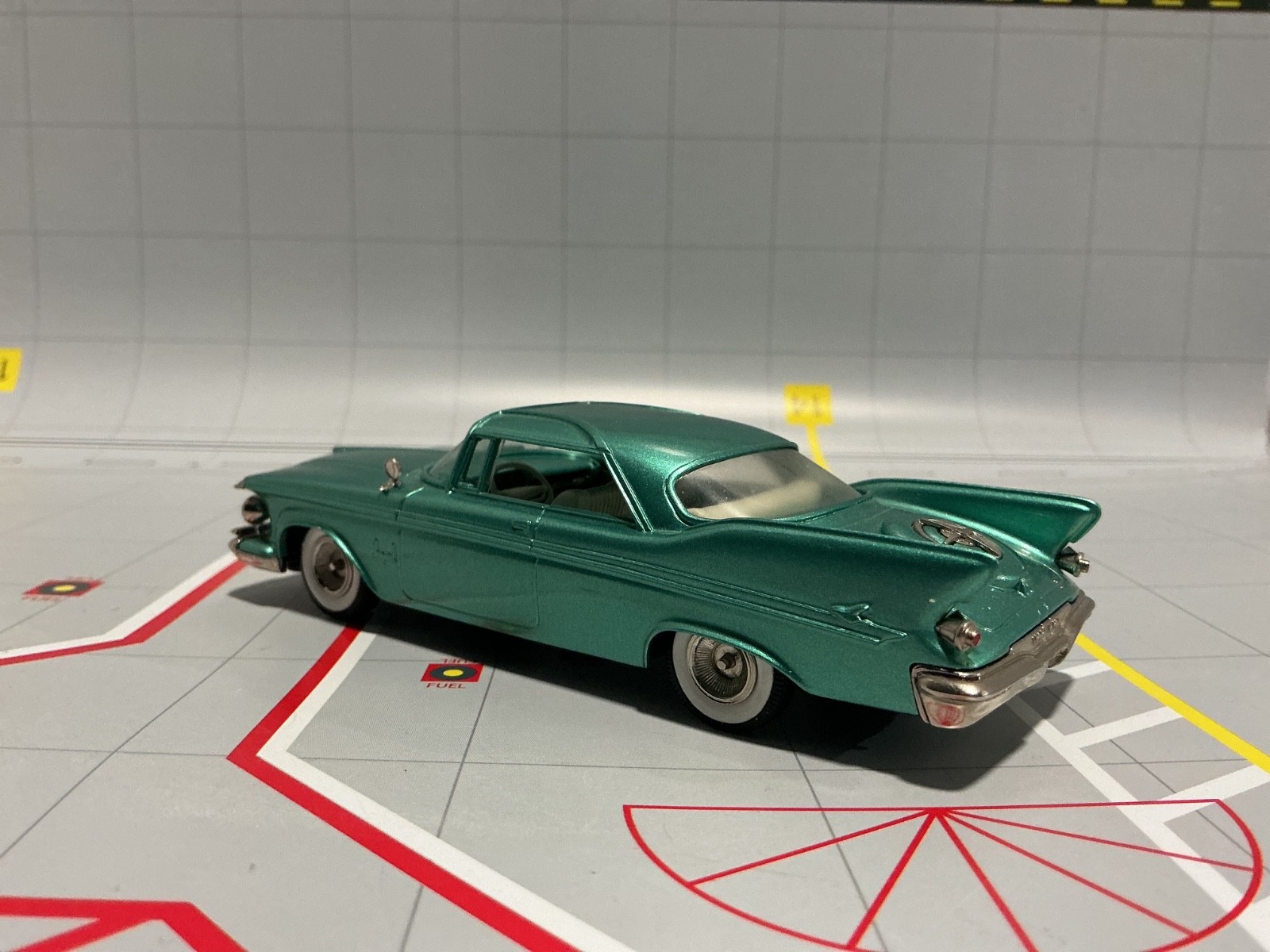 1:43 BROOKLIN MODELS 1961 IMPERIAL SOUTHAMPTON CUSTOMS COUPE