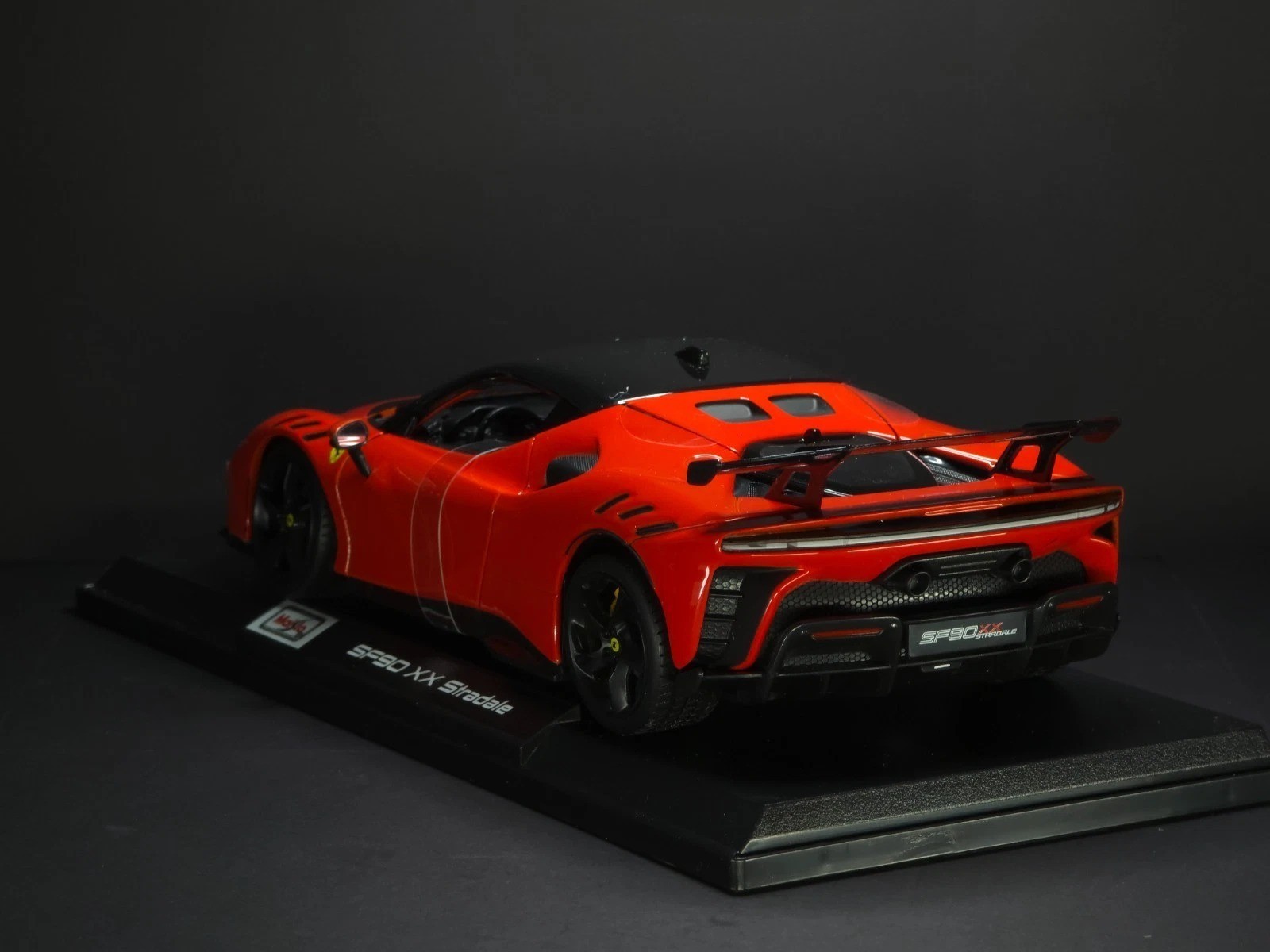 Ferrari SF90 XX Stradale 1:18 Maisto Exclusive Style Special Edition – Red