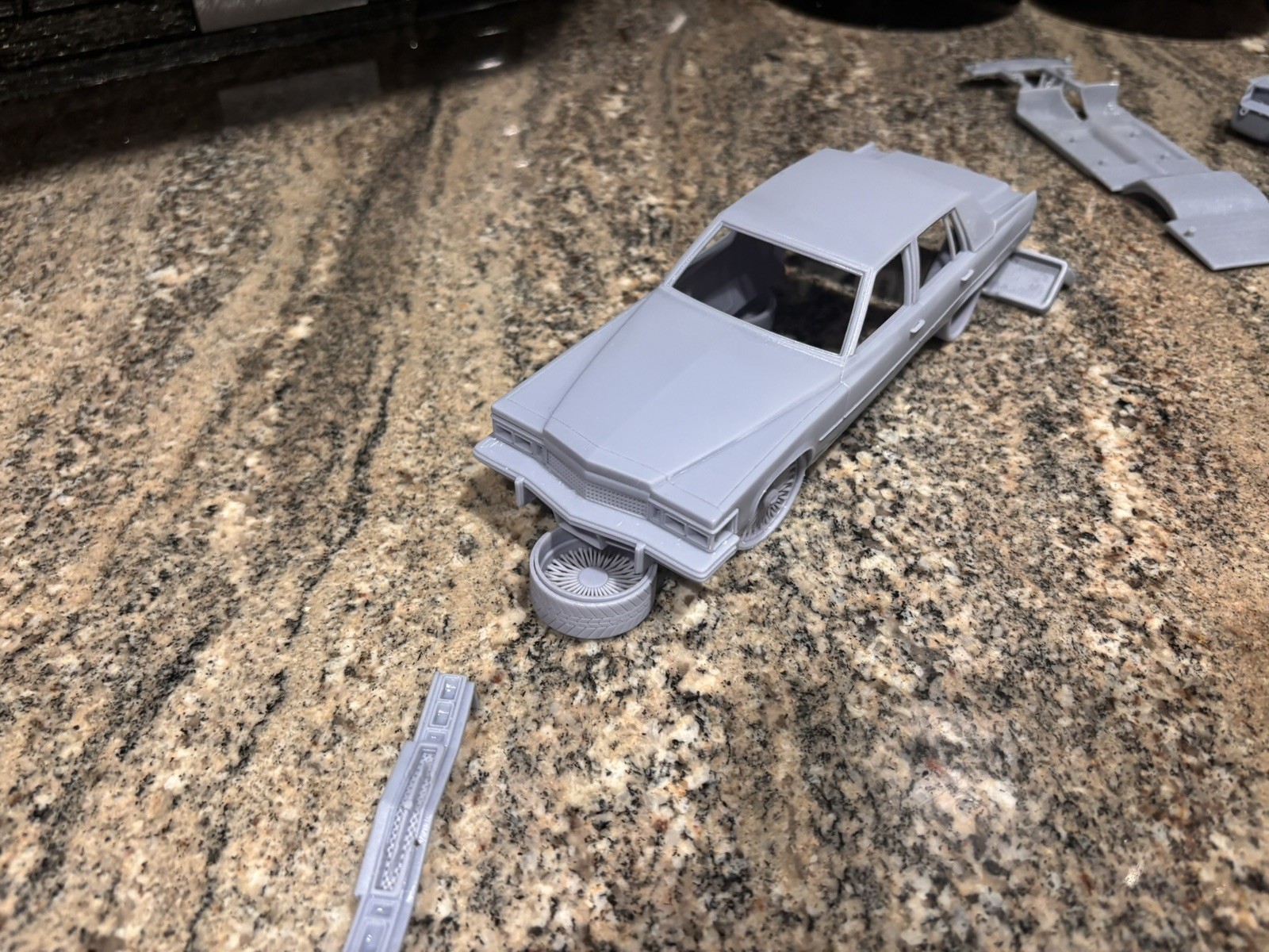 1979 Cadillac Fleetwood Kit (1/24) WINDOWS INCLDUED