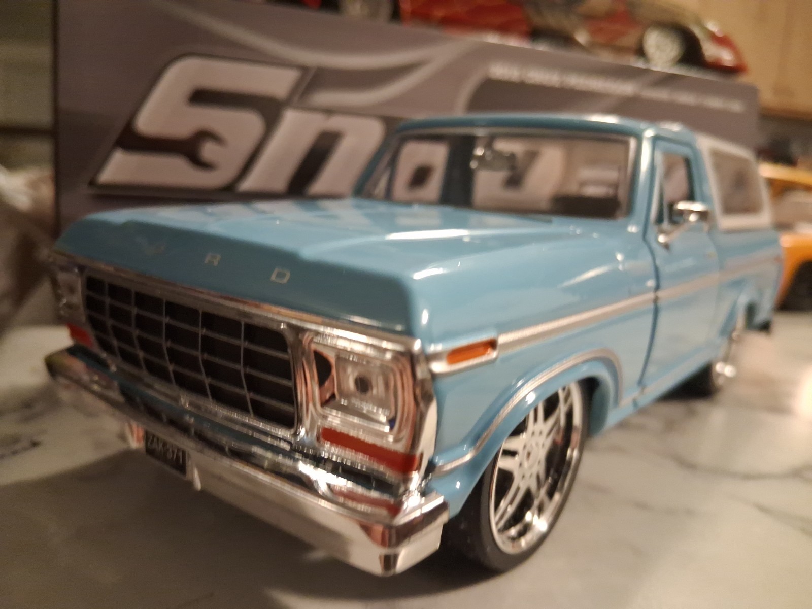 ( Custom Built) 1.24scale Diecast Custom 78 Ford BRONCO SLAMMED( Read Ad Plz)