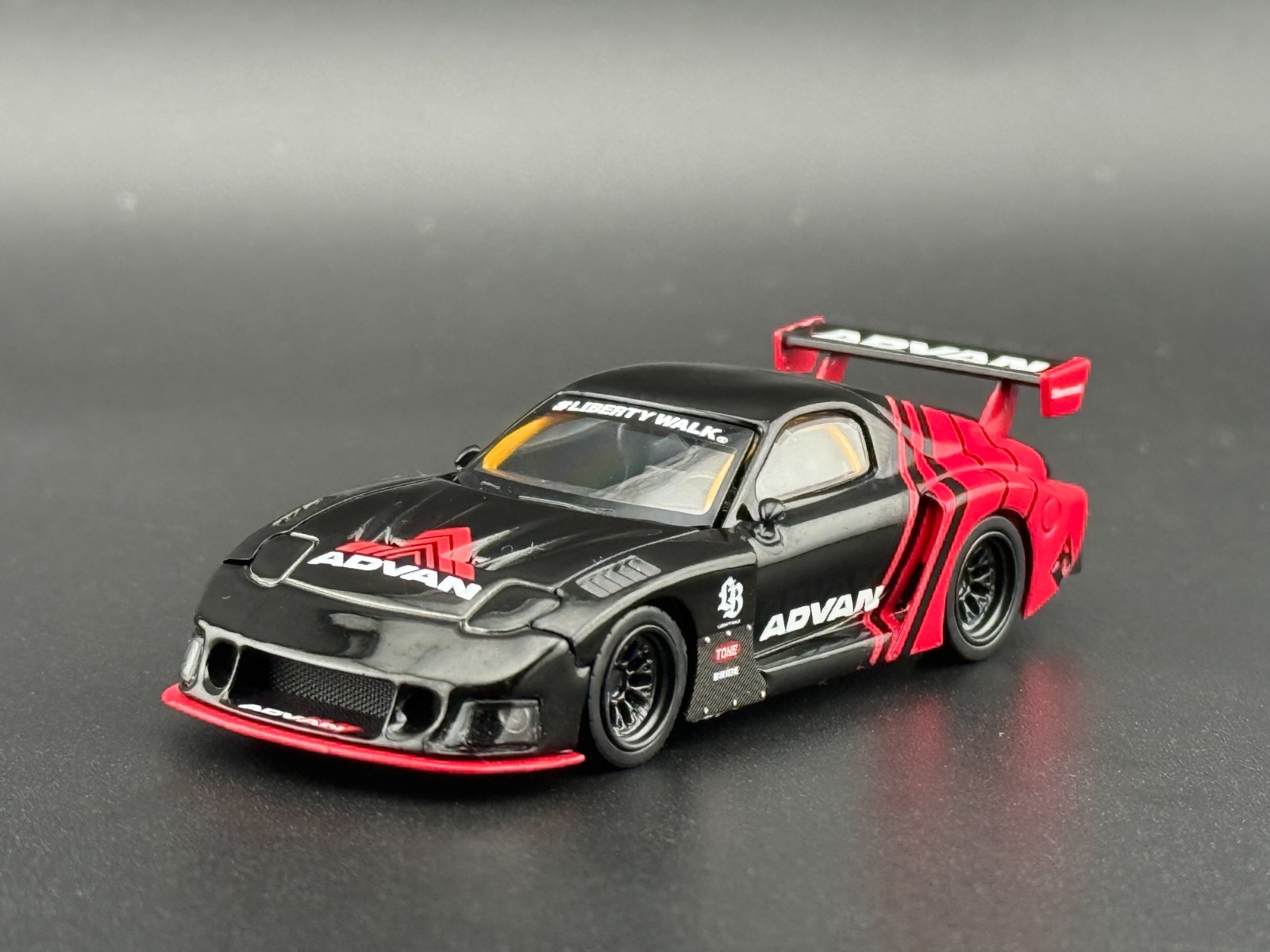 Mini GT Mazda RX-7 LB-Super Silhouette Advan #983 1/64