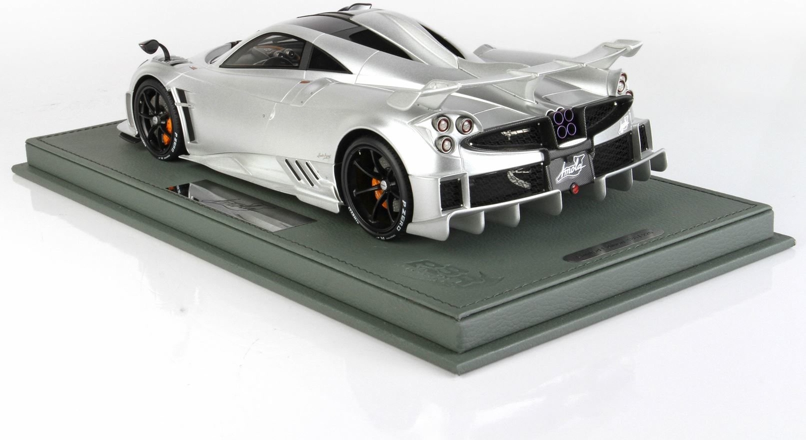 Pagani Imola Matt Silver with Display Case in 1:18 scale by BBR