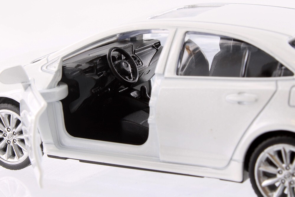 White Toyota Corolla Diecast Toy with Pullback Action 1/43 Scale 4.25 Inches Lon