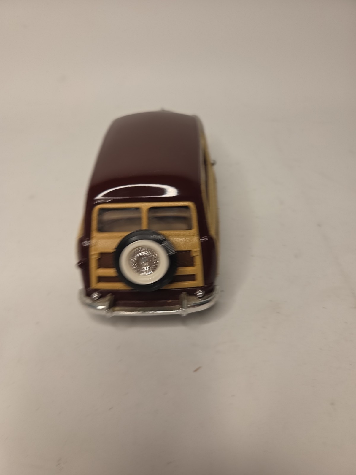 Motor Max Diecast 1:24 Scale 1949 Ford Woody Wagon Bright Red No Box 73260