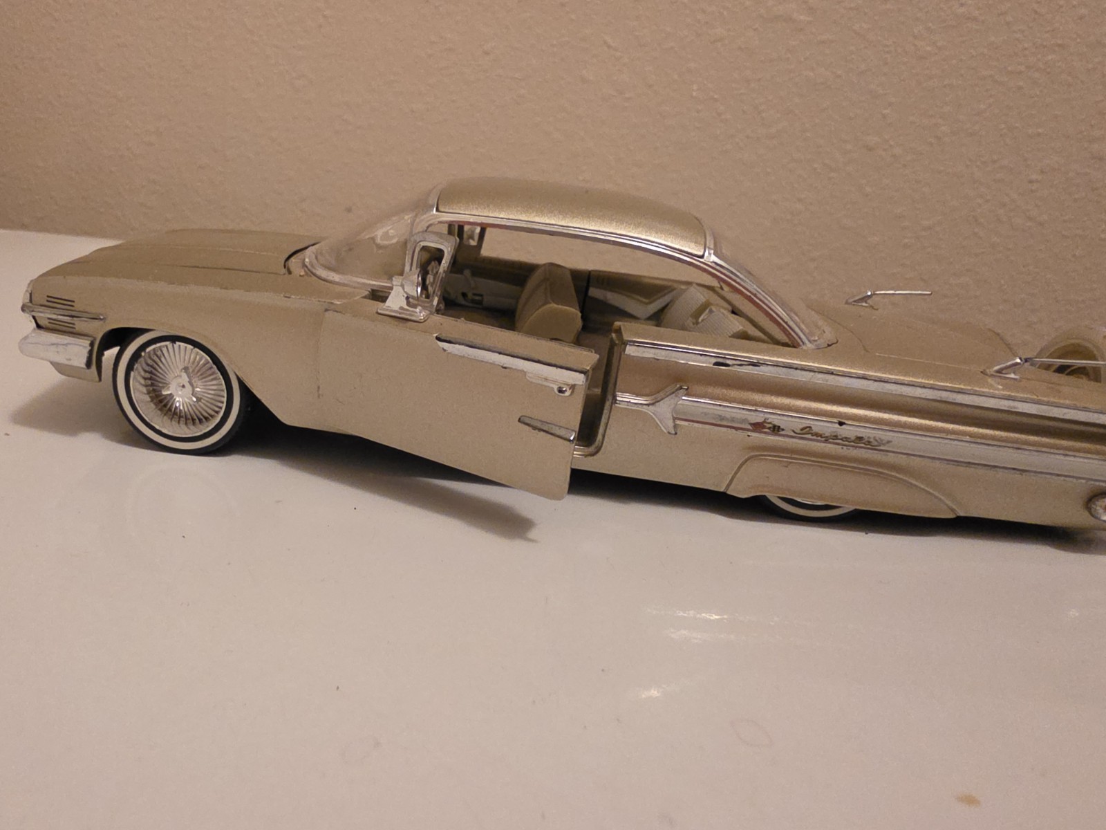 ULTRA RARE Jada Toys 1:32 Scale Metallic Gold 1960 Chevy Impala Lowrider